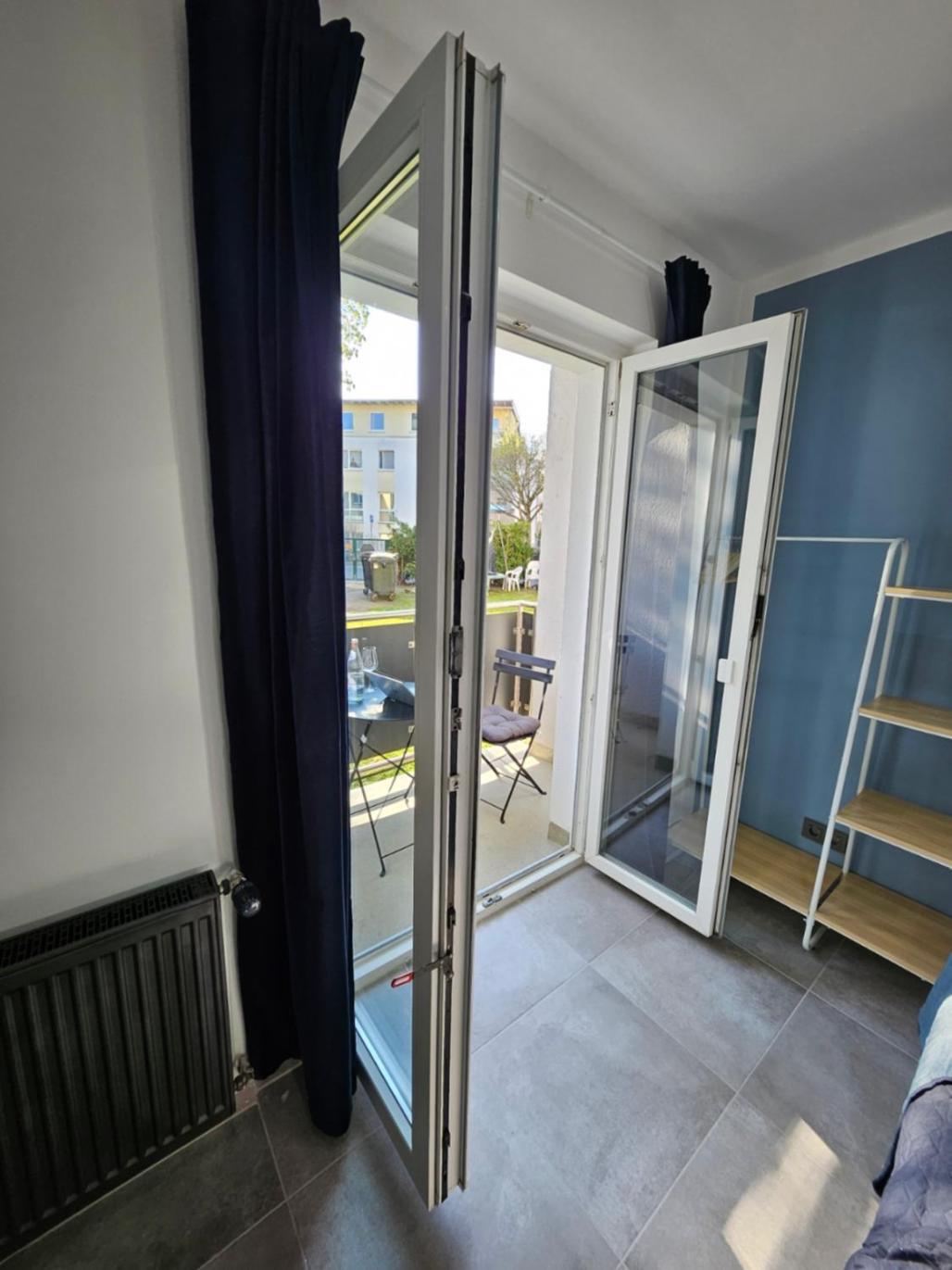 Modern Homes - Voll Ausgestatte Wohnung - Balkon - Hotelbetten - 4K Tv - Wlan Мёрс Экстерьер фото