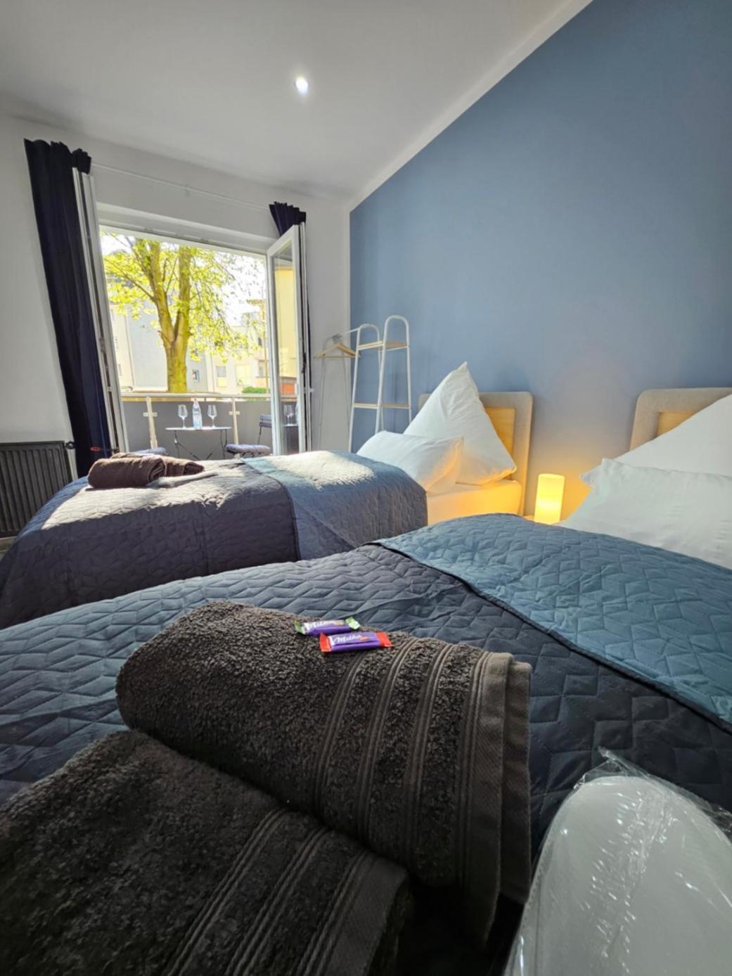 Modern Homes - Voll Ausgestatte Wohnung - Balkon - Hotelbetten - 4K Tv - Wlan Мёрс Экстерьер фото