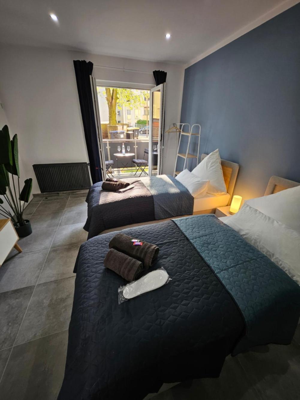 Modern Homes - Voll Ausgestatte Wohnung - Balkon - Hotelbetten - 4K Tv - Wlan Мёрс Экстерьер фото