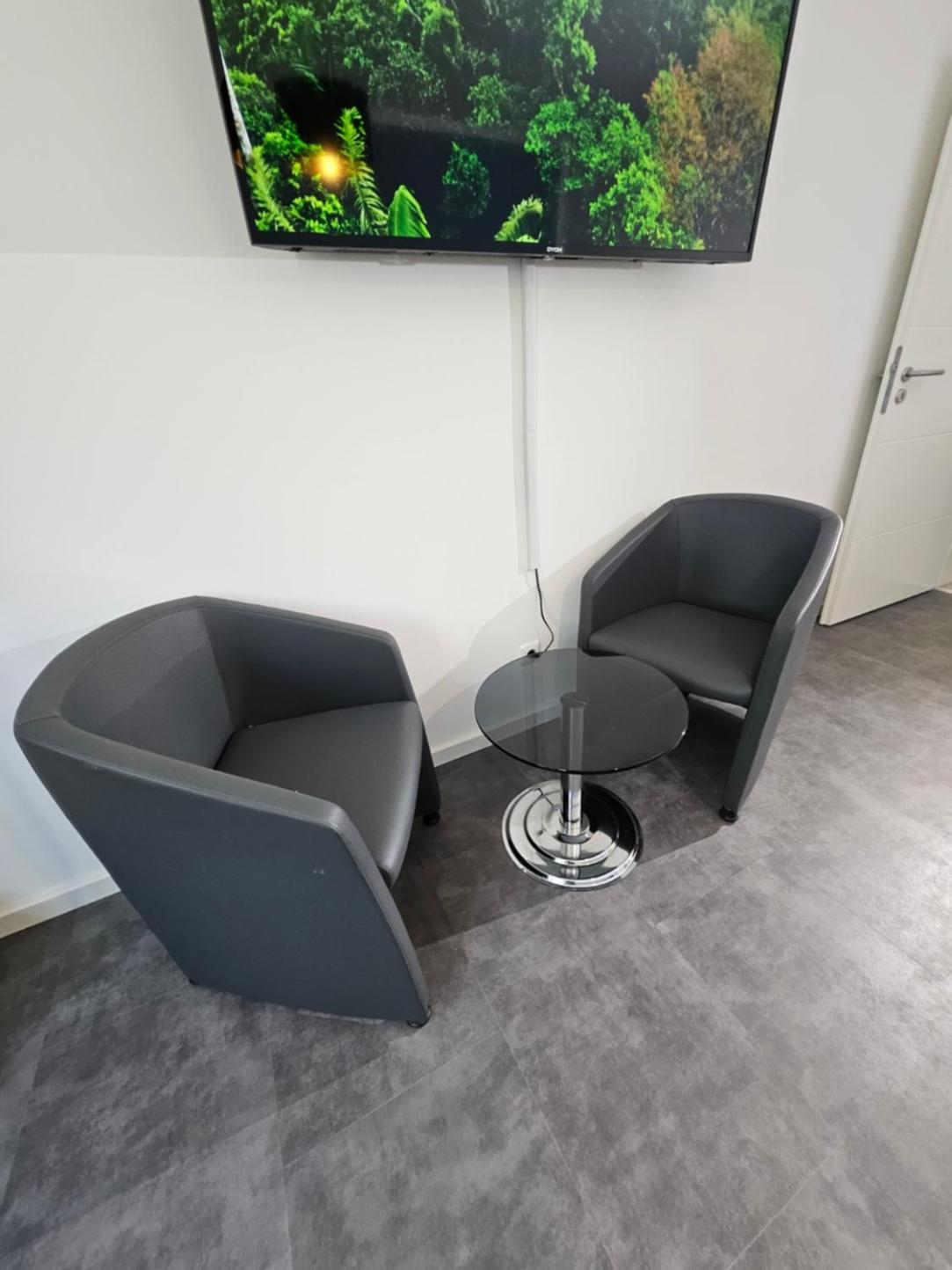 Modern Homes - Voll Ausgestatte Wohnung - Balkon - Hotelbetten - 4K Tv - Wlan Мёрс Экстерьер фото