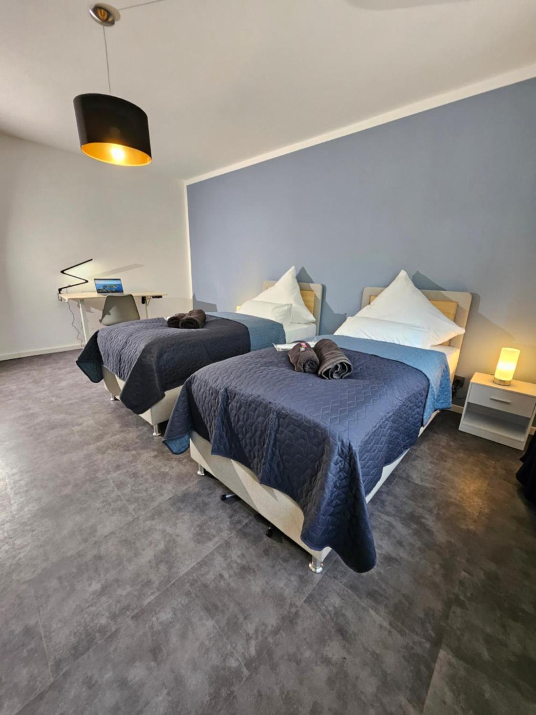Modern Homes - Voll Ausgestatte Wohnung - Balkon - Hotelbetten - 4K Tv - Wlan Мёрс Экстерьер фото