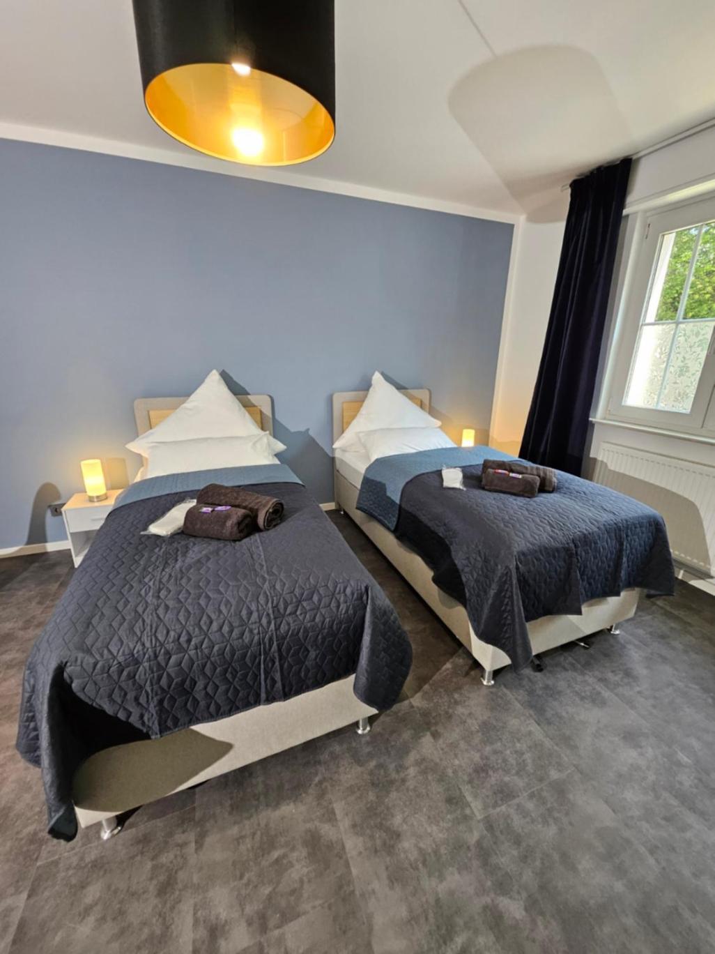Modern Homes - Voll Ausgestatte Wohnung - Balkon - Hotelbetten - 4K Tv - Wlan Мёрс Экстерьер фото