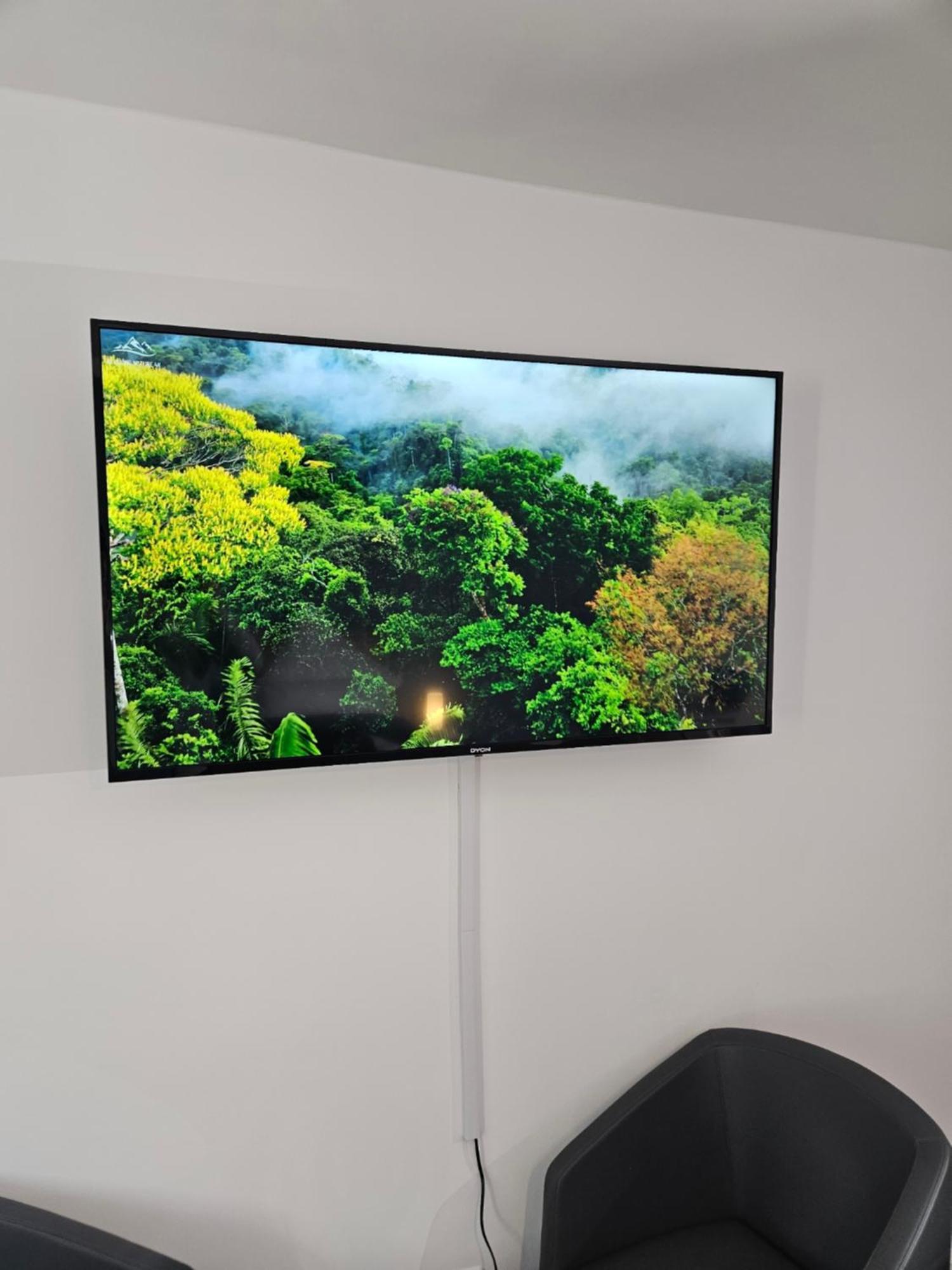 Modern Homes - Voll Ausgestatte Wohnung - Balkon - Hotelbetten - 4K Tv - Wlan Мёрс Экстерьер фото